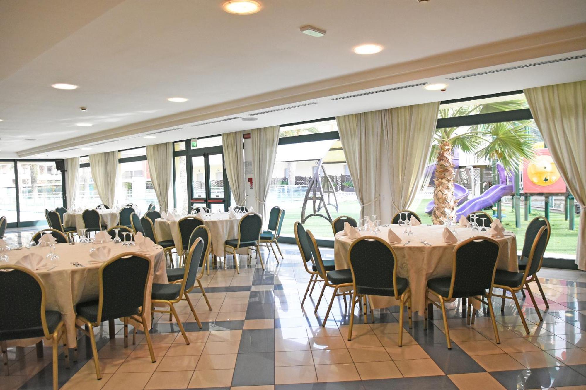 Park Hotel & Dependance Con Spiaggia 马帝斯兹罗 外观 照片