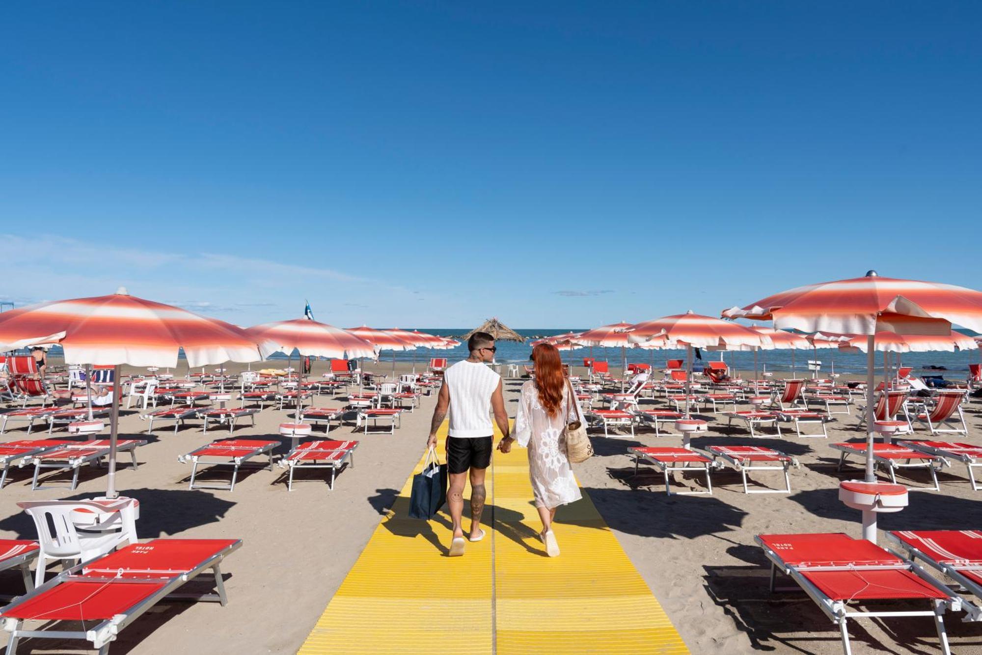 Park Hotel & Dependance Con Spiaggia 马帝斯兹罗 外观 照片