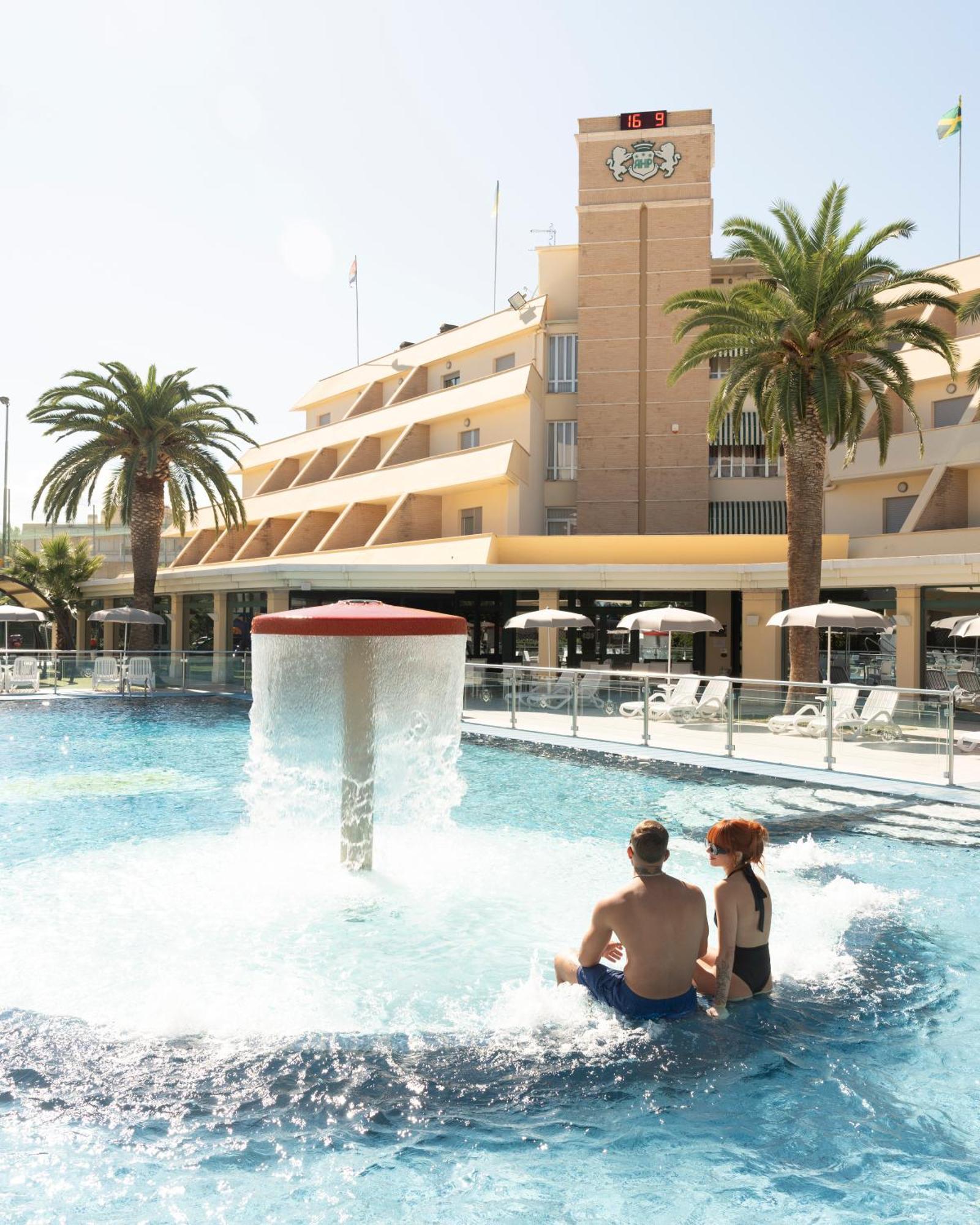 Park Hotel & Dependance Con Spiaggia 马帝斯兹罗 外观 照片