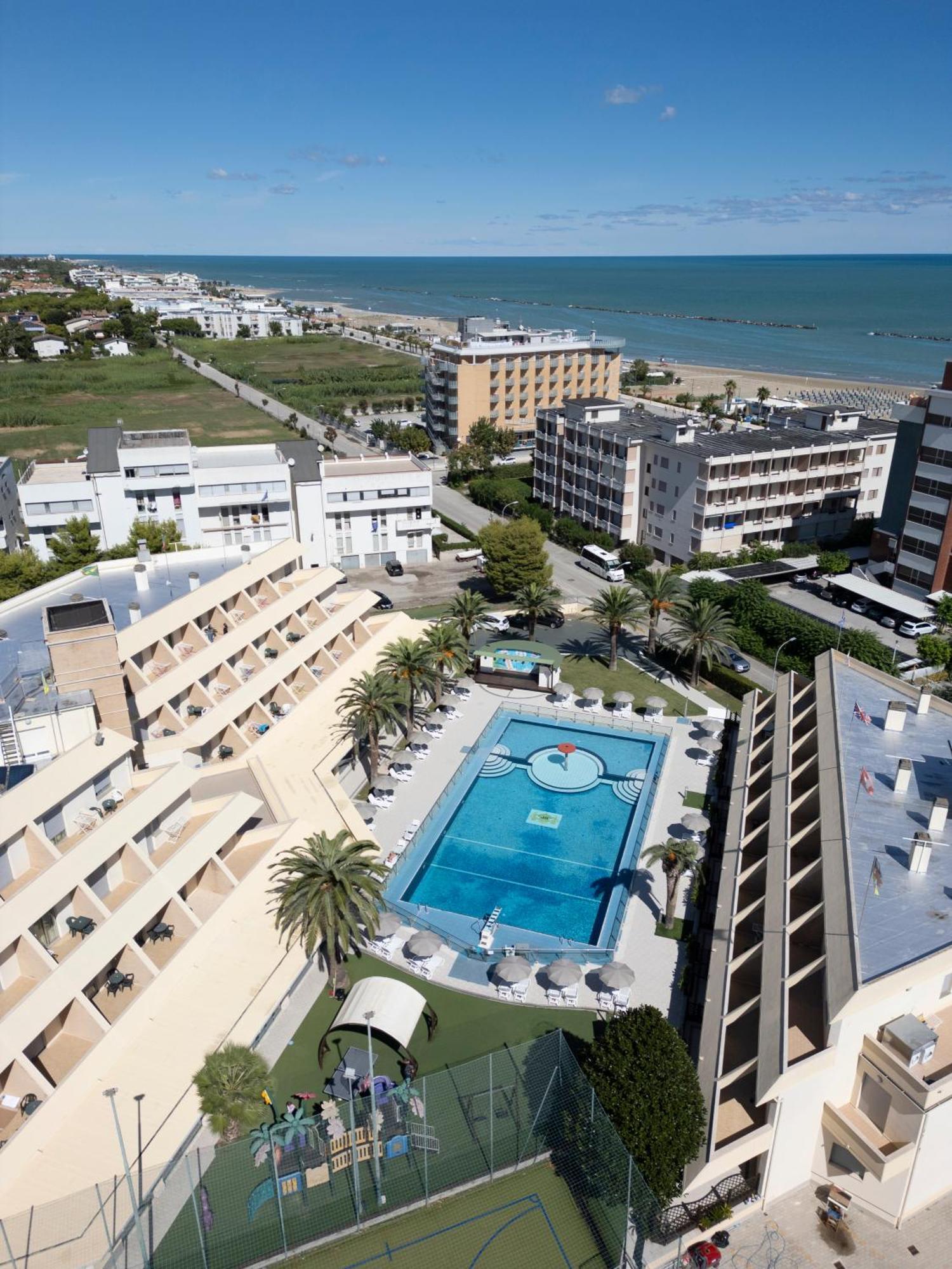 Park Hotel & Dependance Con Spiaggia 马帝斯兹罗 外观 照片